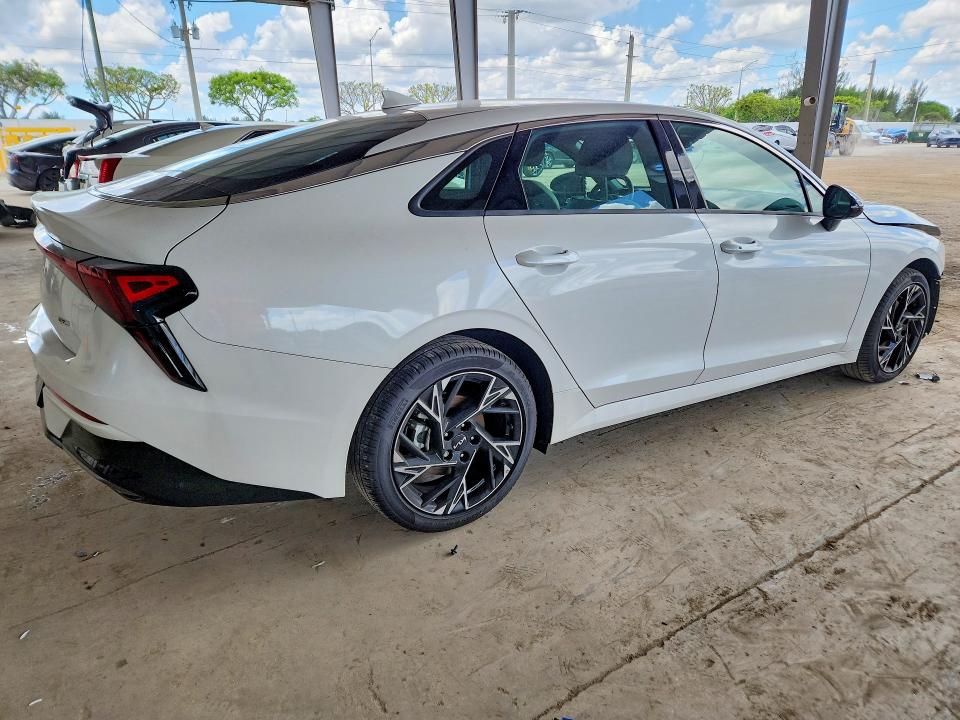 Photo 3 from auction – 2025 KIA K5 with VIN KNAG64J79S5309923