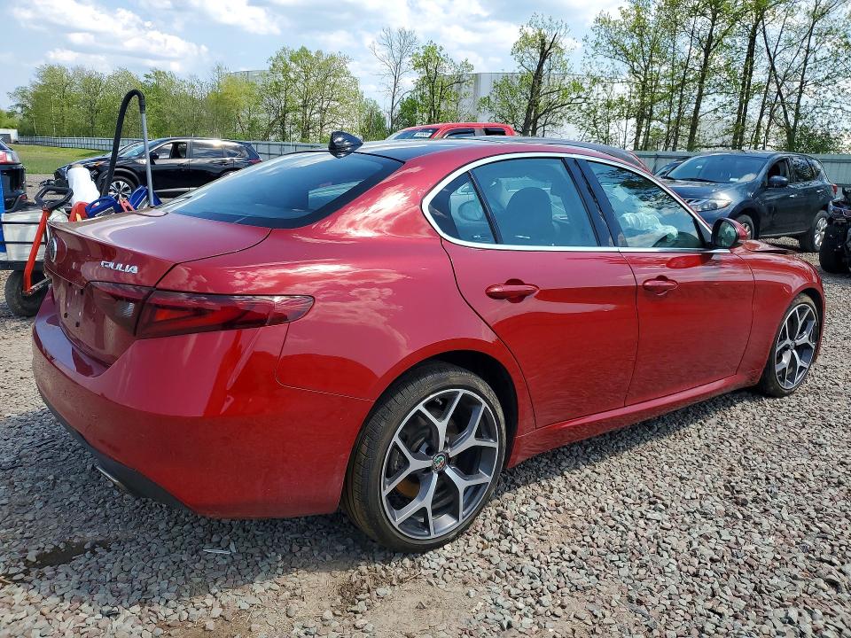 Photo 3 from auction – 2019 ALFA ROMEO GIULIA with VIN ZARFANBN8K7612184