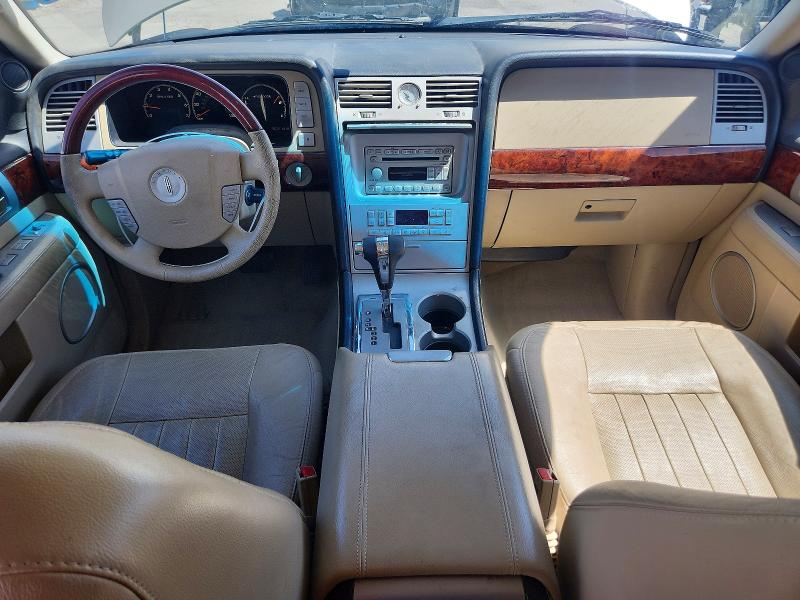 Photo 8 from auction – 2005 LINCOLN NAVIGATOR with VIN 5LMFU28535LJ08122