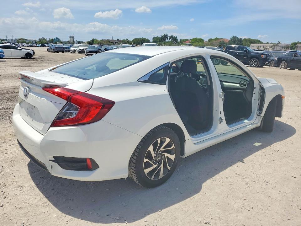Photo 3 from auction – 2017 HONDA CIVIC with VIN 2HGFC2F8XHH037513
