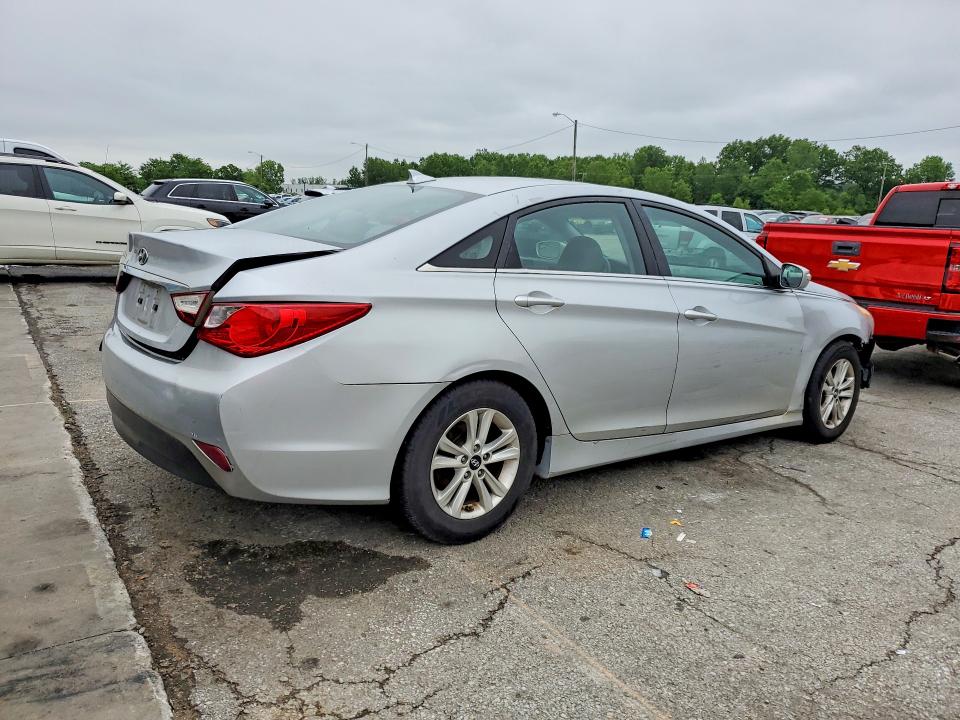 Photo 3 from auction – 2014 HYUNDAI SONATA with VIN 5NPEB4AC5EH920359