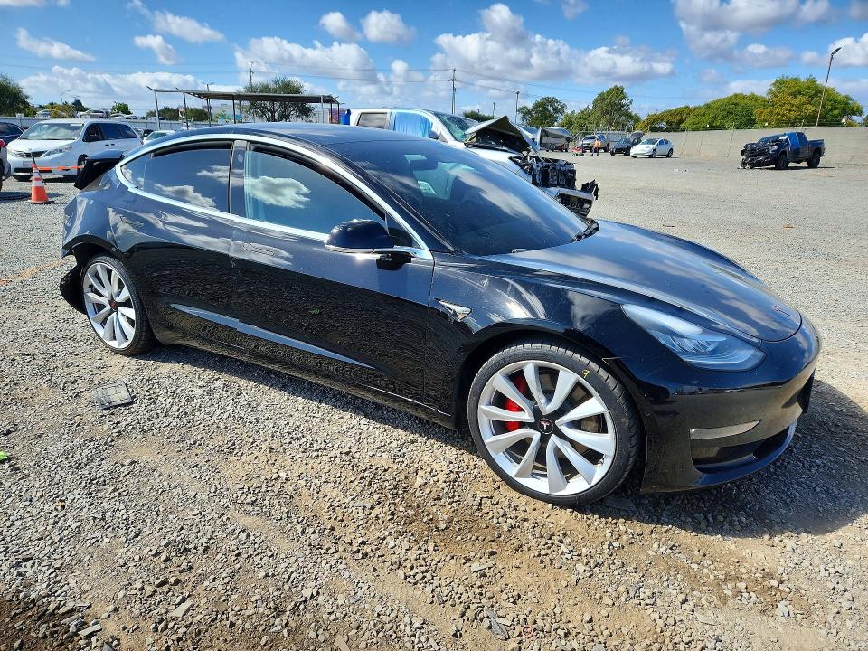 Photo 4 from auction – 2019 TESLA MODEL 3 with VIN 5YJ3E1EBXKF413529
