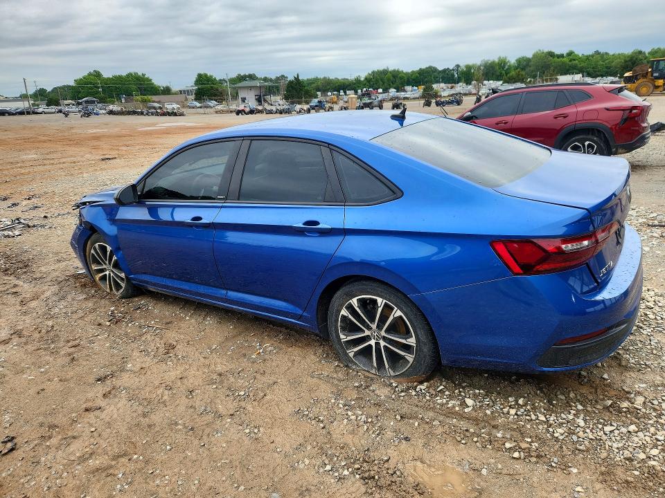 Photo 2 from auction – 2023 VOLKSWAGEN JETTA with VIN 3VWBM7BUXPM010741