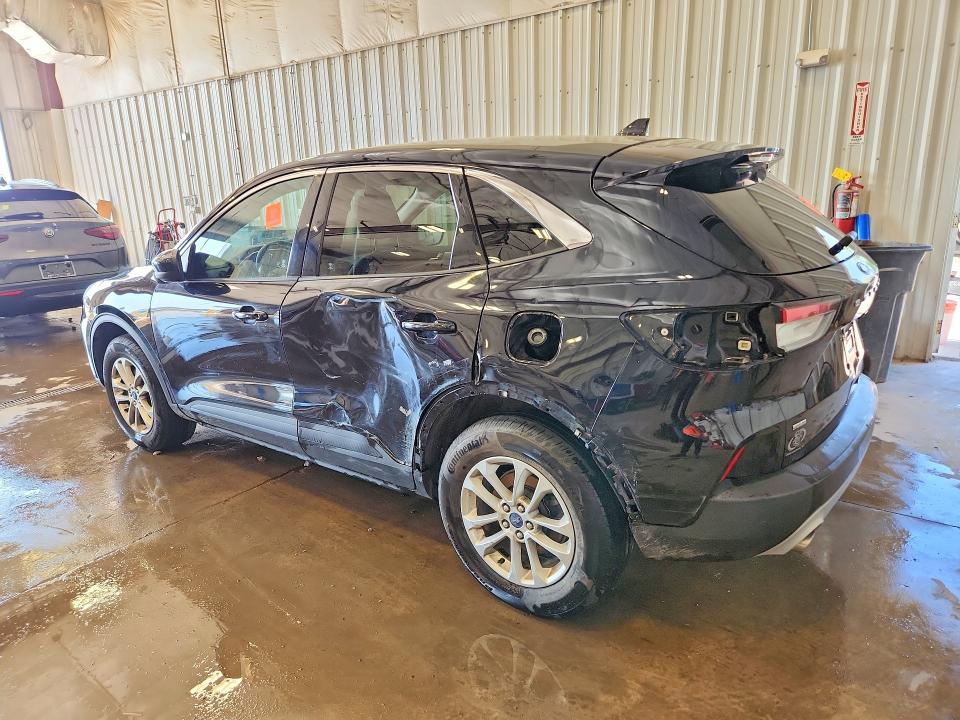 Photo 2 from auction – 2020 FORD ESCAPE with VIN 1FMCU9G65LUA99813