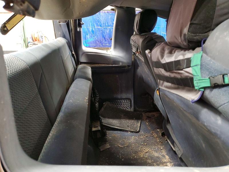 Photo 10 from auction – 2001 FORD F250 with VIN 1FTNX21F41EC72460