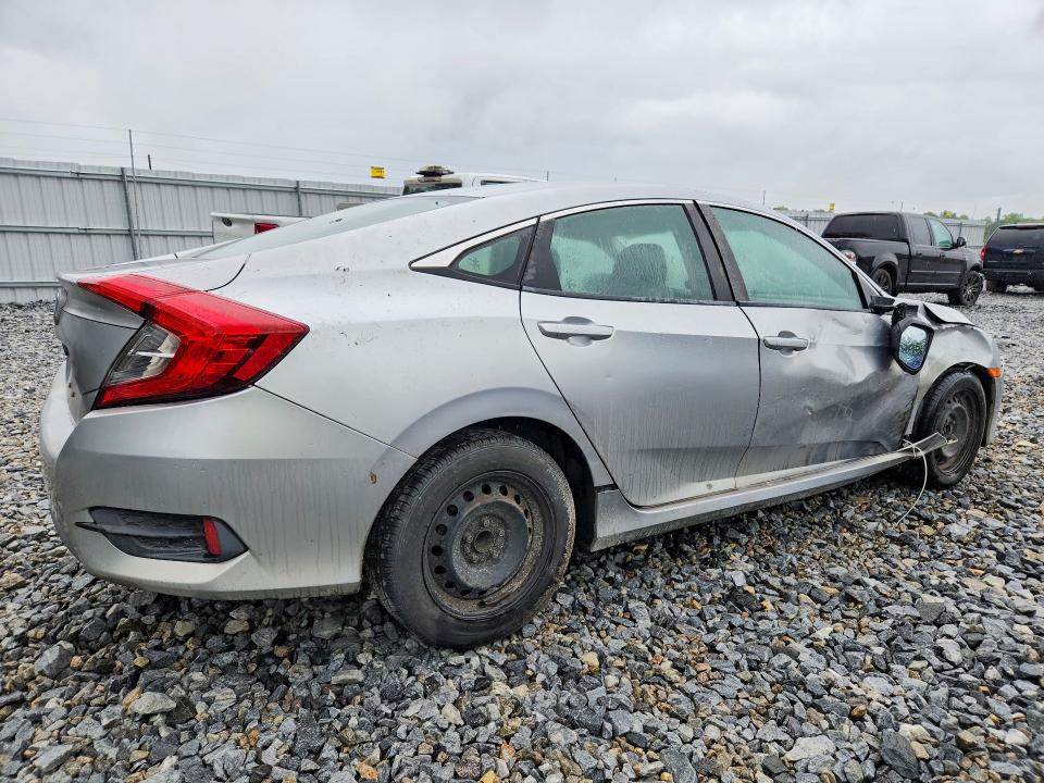 Photo 3 from auction – 2018 HONDA CIVIC with VIN 2HGFC2F52JH605233