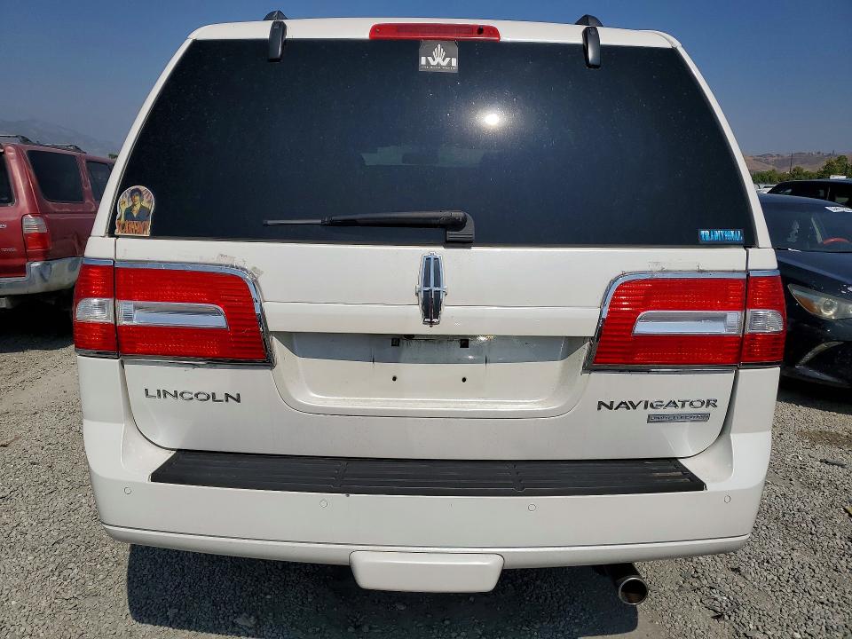Photo 6 from auction – 2011 LINCOLN NAVIGATOR with VIN 5LMJJ2H59BEJ06930