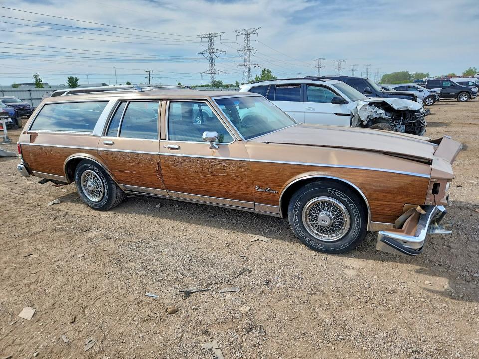 Снимка 4 от търг – 1988 OLDSMOBILE CUSTOM CRUISER с VIN 1G3BP81Y4JR306235