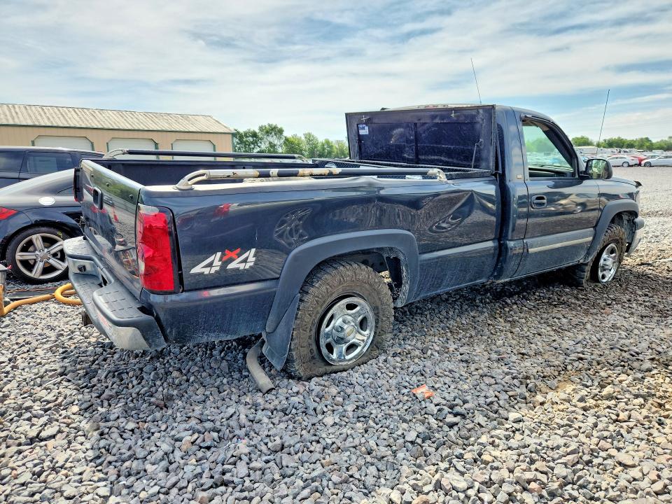Photo 3 from auction – 2004 CHEVROLET SILVERADO with VIN 1GCEK14T54E164928
