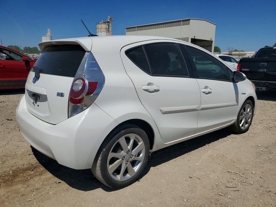 Photo 3 from auction – 2013 TOYOTA PRIUS C with VIN JTDKDTB38D1048190