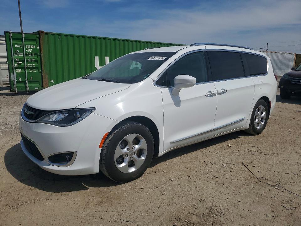 CHRYSLER PACIFICA 2017 with VIN 2C4RC1EG3HR578265 - Photo from auction