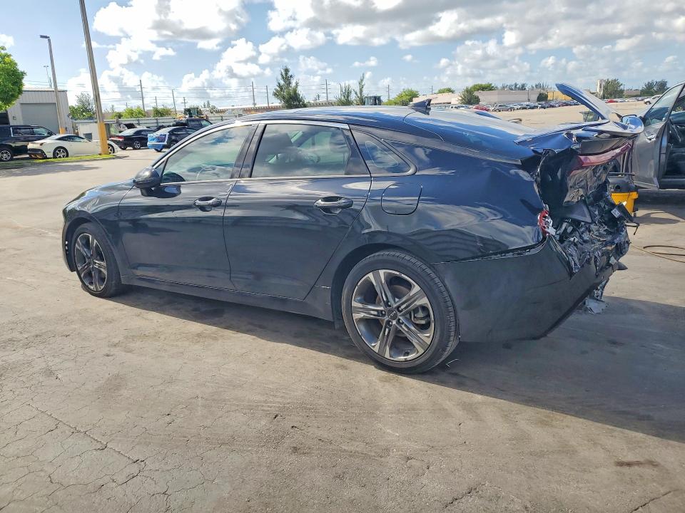 صورة رقم 2 من المزاد - 2023 KIA K5 مع VIN 5XXG34J27PG186576