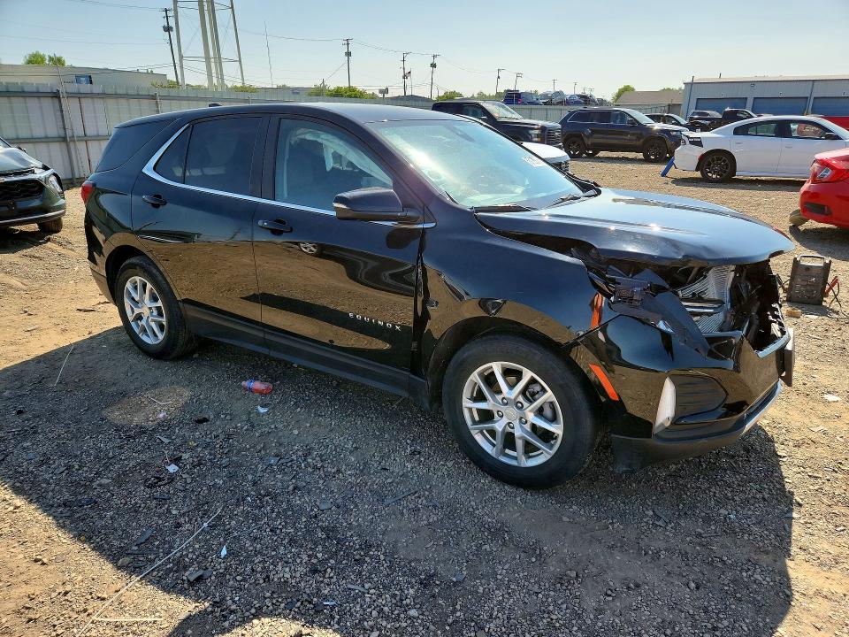 Photo 4 from auction – 2022 CHEVROLET EQUINOX with VIN 3GNAXKEV3NL284256