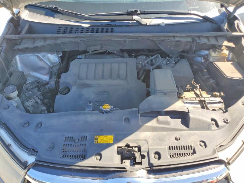 Photo 12 from auction – 2015 TOYOTA HIGHLANDER with VIN 5TDDKRFH1FS180897