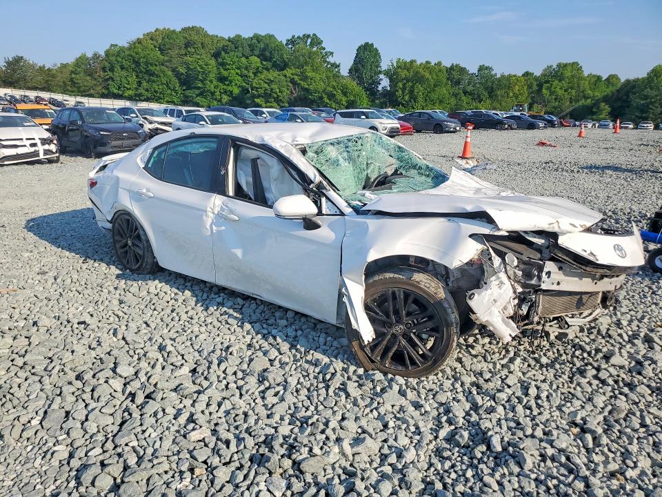 Zdjęcie 4 z aukcji – 2025 TOYOTA CAMRY z VIN 4T1DAACK2SU127678