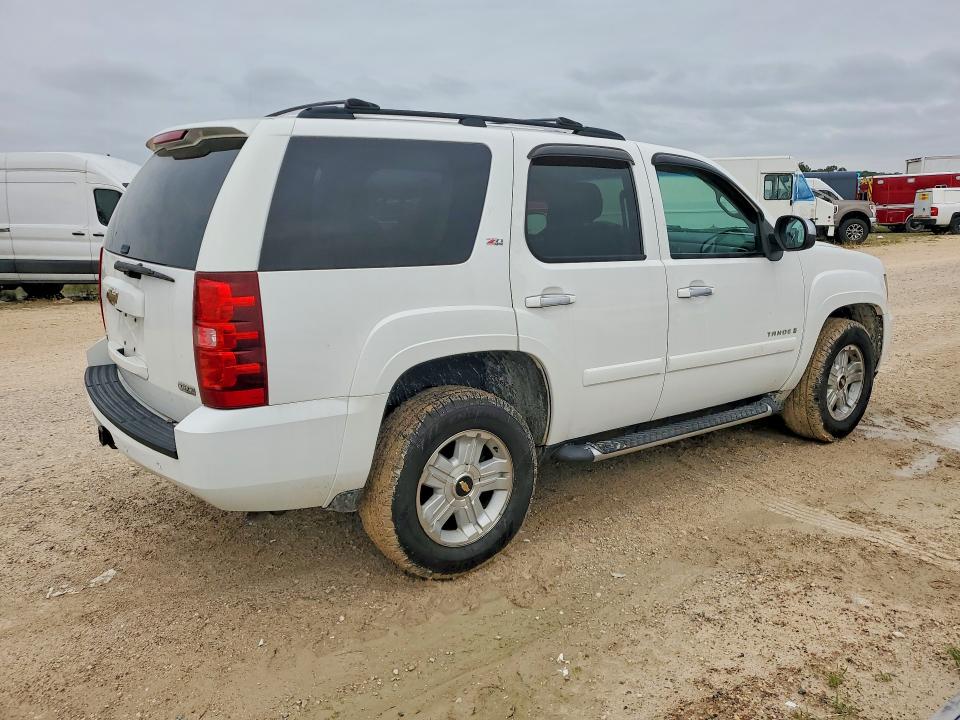 Photo 3 from auction – 2007 CHEVROLET TAHOE with VIN 1GNFK13017R393171
