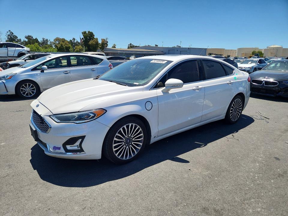 FORD FUSION 2019 with VIN 3FA6P0SU3KR232607 - Photo from auction