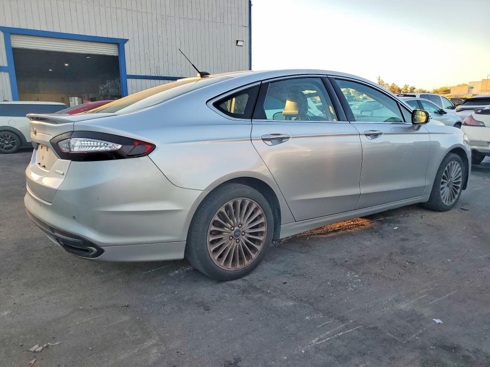 Photo 3 from auction – 2016 FORD FUSION with VIN 3FA6P0K92GR307560