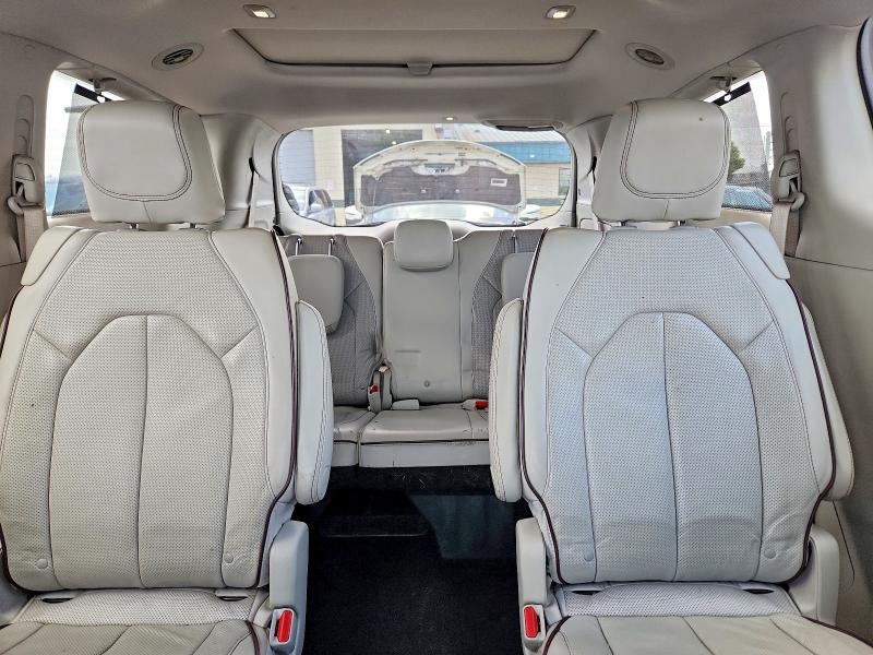 Photo 10 from auction – 2017 CHRYSLER PACIFICA with VIN 2C4RC1GG0HR505271