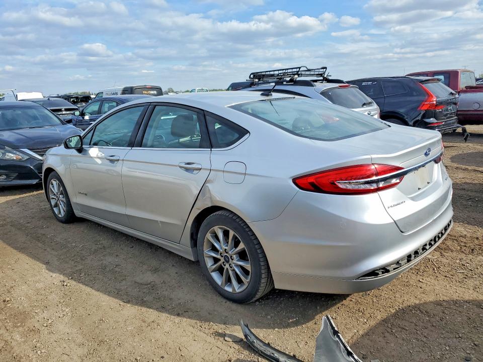 Photo 2 from auction – 2017 FORD FUSION with VIN 3FA6P0LU5HR270931