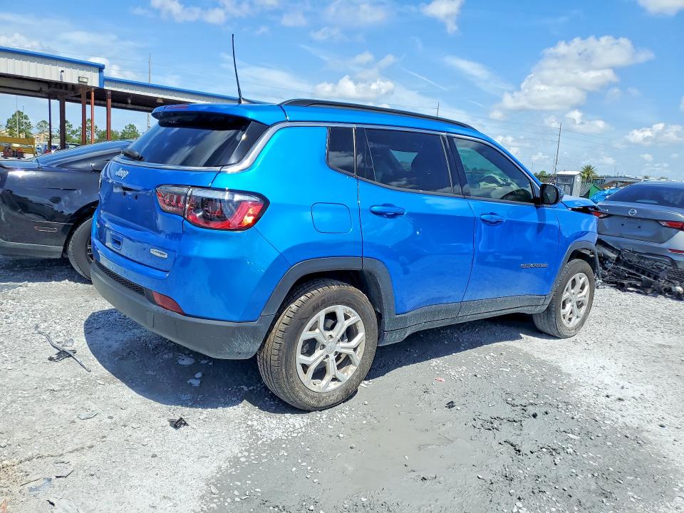 Photo 3 from auction – 2024 JEEP COMPASS with VIN 3C4NJDBN0RT114258