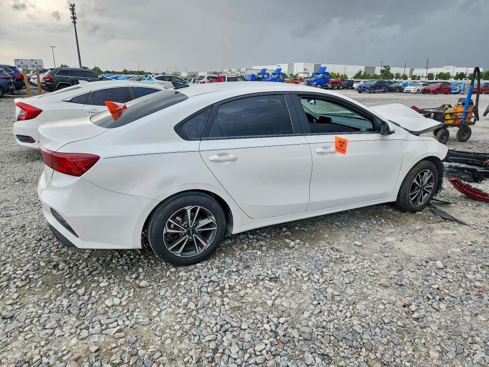 Photo 3 from auction – 2023 KIA FORTE with VIN 3KPF24AD0PE508774