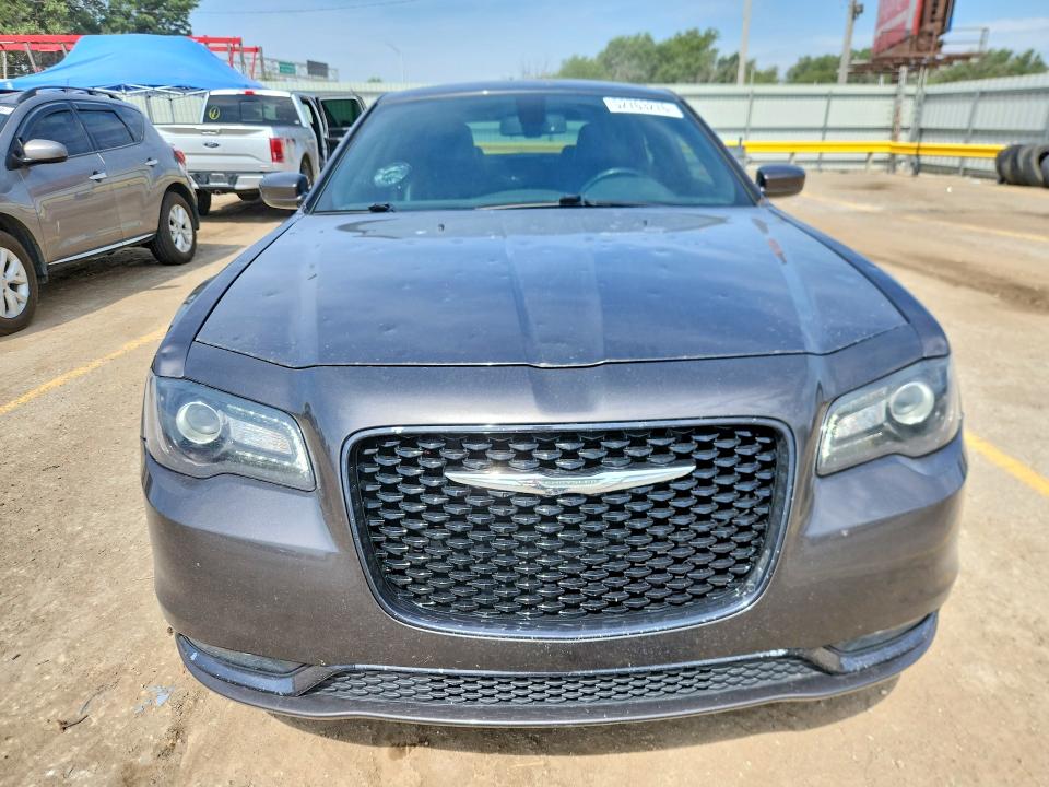 Photo 5 from auction – 2019 CHRYSLER 300 with VIN 2C3CCABG9KH625925