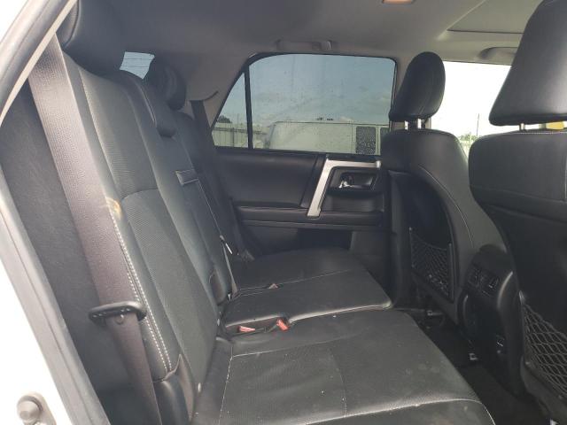 Photo 11 from auction – 2019 TOYOTA 4RUNNER SR with VIN JTEZU5JR8K5207937