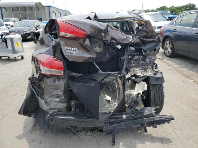 Photo 6 from auction – 2017 KIA FORTE LX with VIN 3KPFK4A74HE061975