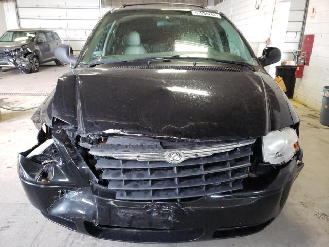 Photo 5 from auction – 2006 CHRYSLER TOWN & COU with VIN 2A4GP54L46R689979