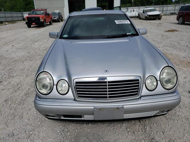 Photo 5 from auction – 1998 MERCEDES-BENZ E 320 4MAT with VIN WDBJF82F7WX007058