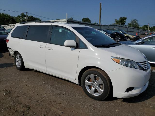 Photo 4 from auction – 2015 TOYOTA SIENNA LE with VIN 5TDKK3DC6FS584726