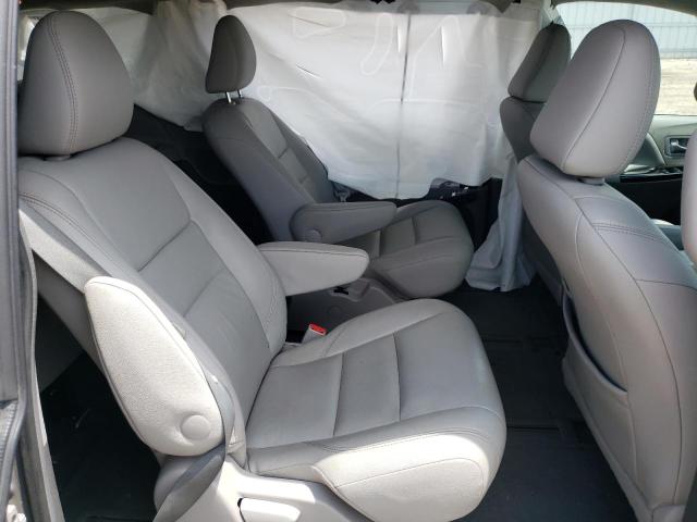 Photo 11 from auction – 2017 TOYOTA SIENNA XLE with VIN 5TDDZ3DC0HS152317