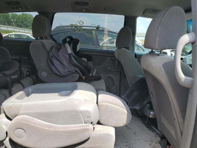 Photo 11 from auction – 2010 TOYOTA SIENNA CE with VIN 5TDKK4CC8AS337045