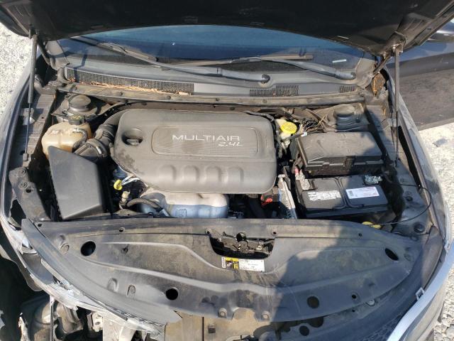 Photo 11 from auction – 2015 CHRYSLER 200 LIMITE with VIN 1C3CCCAB1FN719960