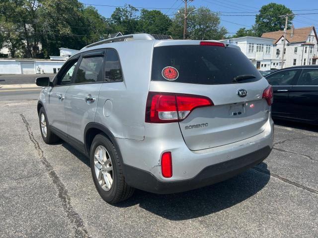 Photo 3 from auction – 2015 KIA SORENTO LX with VIN 5XYKTCA68FG610946