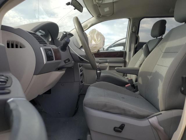 Photo 7 from auction – 2010 CHRYSLER TOWN & COU with VIN 2A4RR5D15AR421436