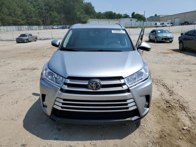 Photo 5 from auction – 2017 TOYOTA HIGHLANDER with VIN 5TDKZRFH8HS521475