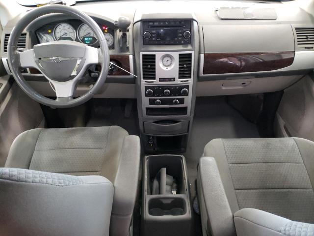 Photo 8 from auction – 2010 CHRYSLER TOWN & COU with VIN 2A4RR5D14AR265986