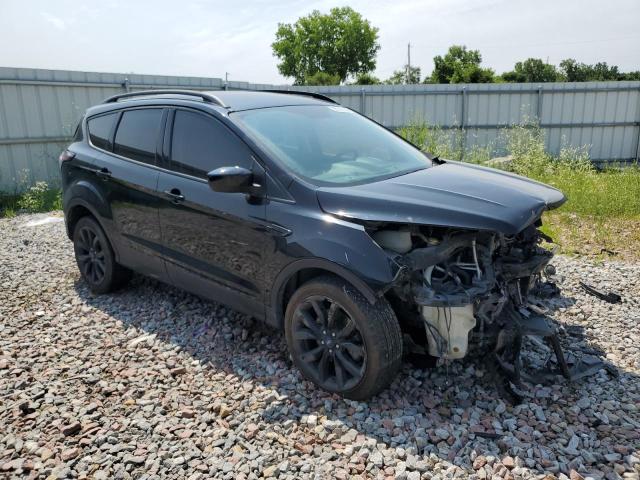 Photo 4 from auction – 2017 FORD ESCAPE SE with VIN 1FMCU9GD4HUC65910