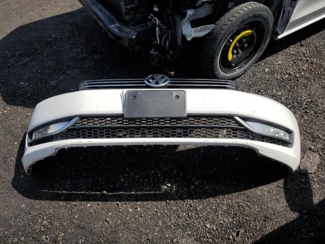 Photo 12 from auction – 2015 VOLKSWAGEN PASSAT S with VIN 1VWAT7A35FC100385