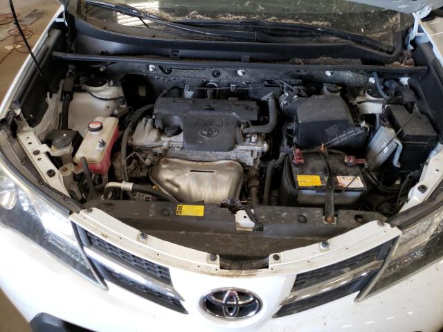 Photo 11 from auction – 2015 TOYOTA RAV4 XLE with VIN JTMRFREV7FD114867