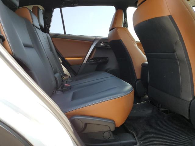 Photo 11 from auction – 2017 TOYOTA RAV4 SE with VIN JTMJFREV8HD219000