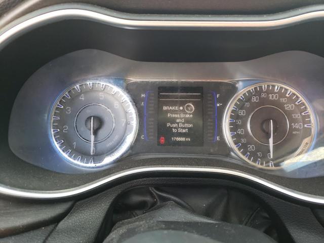 Photo 9 from auction – 2015 CHRYSLER 200 LIMITE with VIN 1C3CCCAB9FN700959