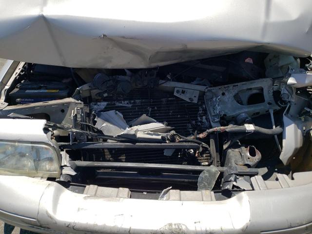 Photo 11 from auction – 2005 FORD CROWN VICT with VIN 2FAFP74W75X130109
