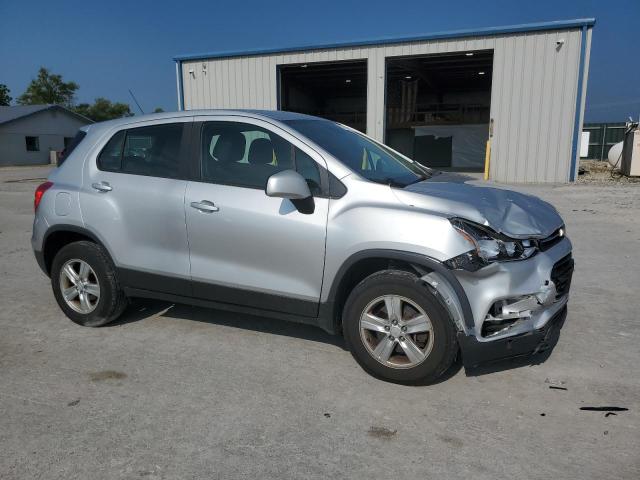 Photo 4 from auction – 2017 CHEVROLET TRAX LS with VIN 3GNCJNSB5HL202344
