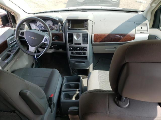 Photo 8 from auction – 2010 CHRYSLER TOWN & COU with VIN 2A4RR5DX1AR481203