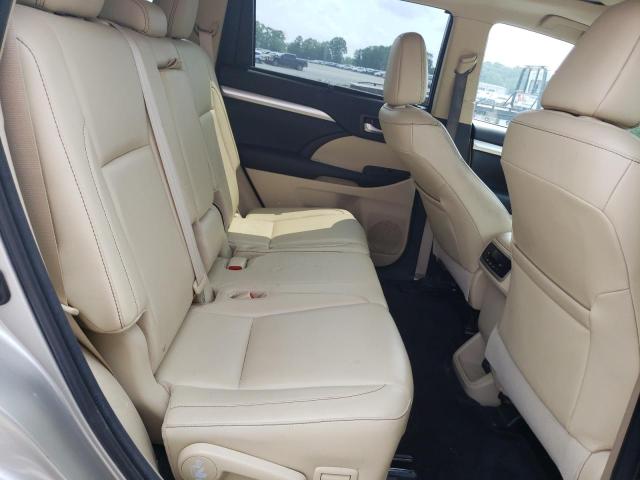 Photo 10 from auction – 2016 TOYOTA HIGHLANDER with VIN 5TDJKRFH6GS501336