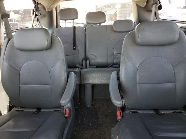 Photo 10 from auction – 2005 CHRYSLER TOWN & COU with VIN 2C8GP64L55R338233