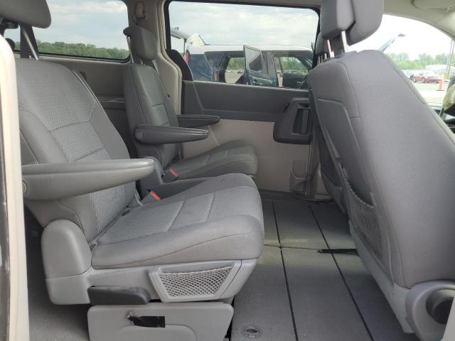 Photo 11 from auction – 2010 CHRYSLER TOWN & COU with VIN 2A4RR5D15AR421436